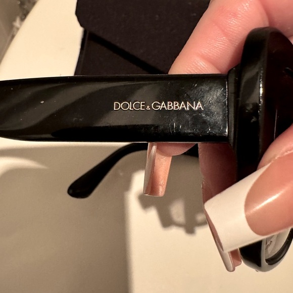 Authentic Dolce&Gabbana Black cat eye frame grey lense
DG4348 - Picture 10 of 11